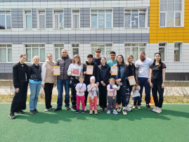 Эстафета «Мы – со спортом дружим!» Эстафета «Мы – со спортом дружим!».